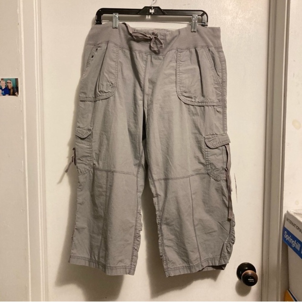 Calvin Klein Gray Capri Pants Comfortable Fit
